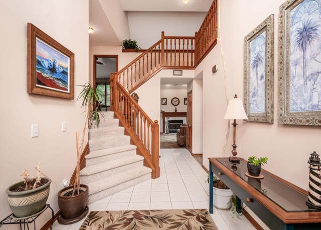 Property at 502 Fawnbrook Dr, Marysville, OH 43040, 5 beds, 3.5 baths