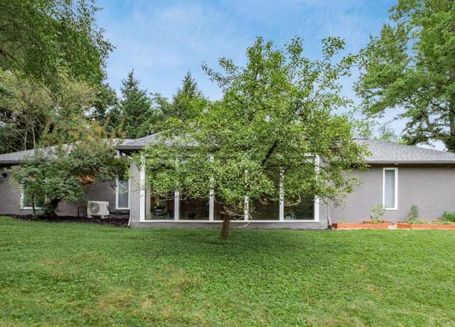 Property at 2830 Silver St, Granville, OH 43023, 3 beds, 2 baths