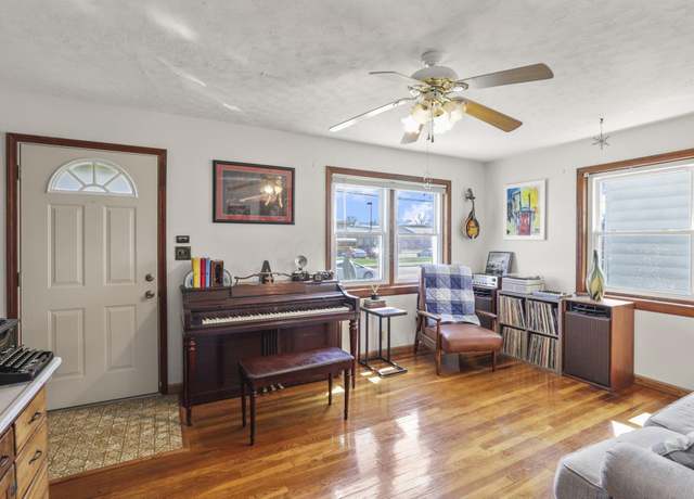 Property at 1998 W Mound St, Columbus, OH 43223, 3 beds, 1 bath
