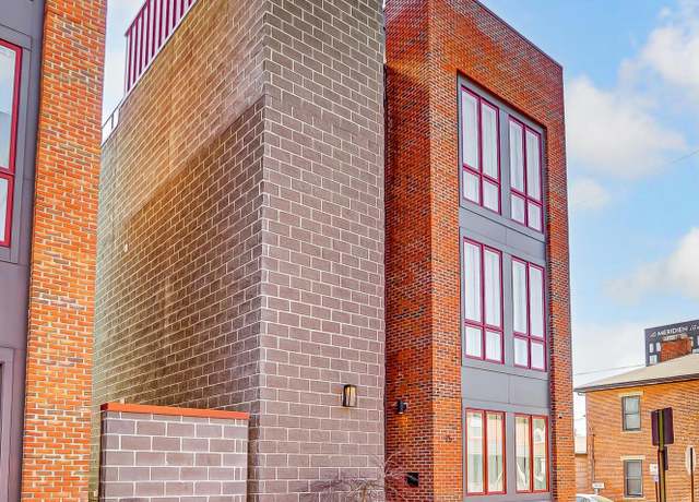 Property at 75 E Russell St, Columbus, OH 43215, 3 beds, 3.5 baths