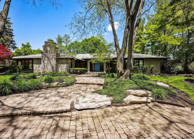 Property at 2620 Abington Rd, Upper Arlington, OH 43221, 3 beds, 3.5 baths