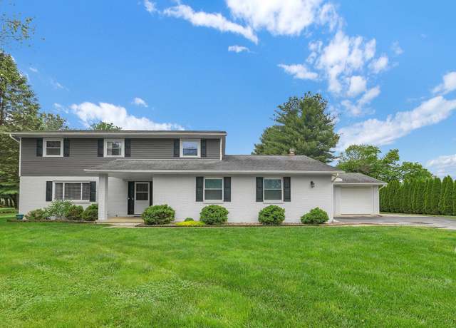 Property at 11831 Woodbridge Ln NW, Baltimore, OH 43105, 4 beds, 2.5 baths