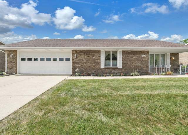 Property at 390 Bishop Dr, London, OH 43140, 2 beds, 2 baths