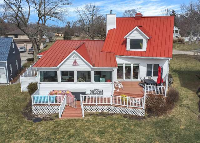 Property at 15 Woodland Rd, Hebron, OH 43025, 3 beds, 3 baths