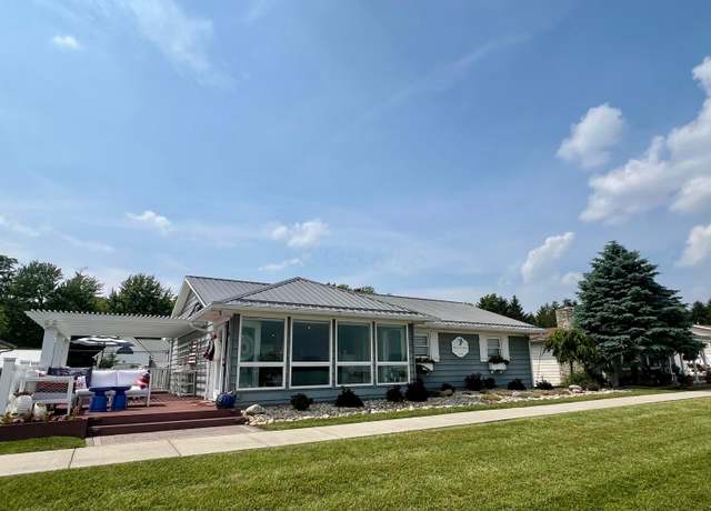 Property at 13474 W Bank Dr NE, Millersport, OH 43046, 4 beds, 4 baths