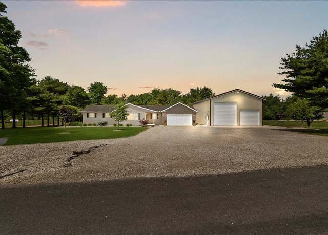 Property at 4382 Holiday Ln, Bellefontaine, OH 43311, 4 beds, 2 baths
