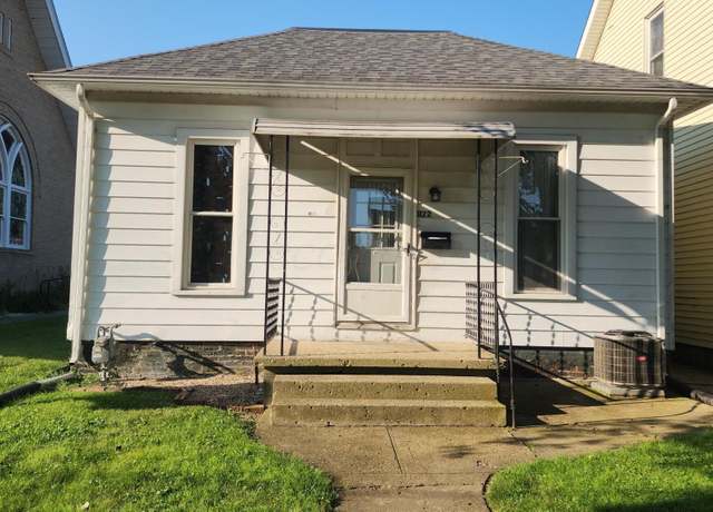 Property at 122 W Mill St, Circleville, OH 43113, 3 beds, 1 bath