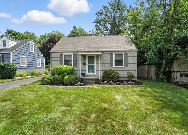 Property at 4912 Elks Dr, Columbus, OH 43214, 3 beds, 2 baths
