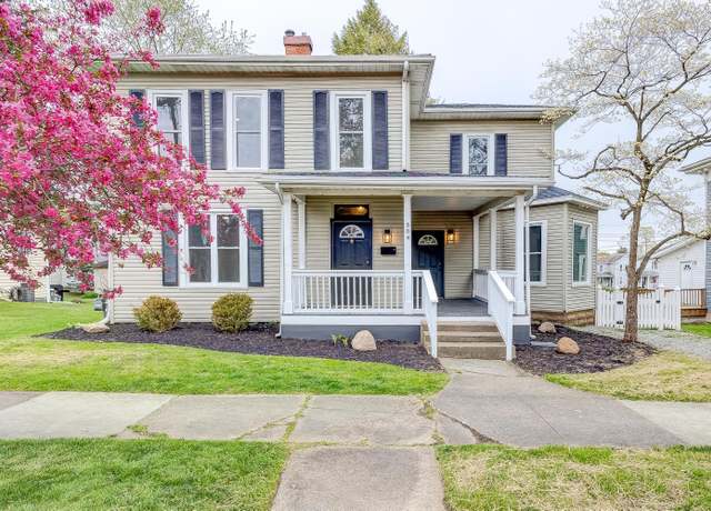 Property at 304 N Gay St, Mount Vernon, OH 43050, 3 beds, 3 baths