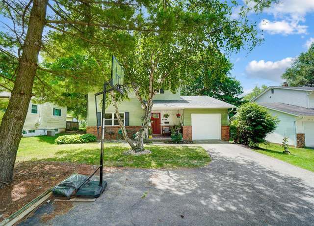Photo of 2269 Fishinger Rd, Upper Arlington, OH 43221