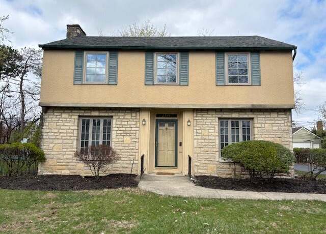 Property at 2399 Brandon Rd, Upper Arlington, OH 43221, 4 beds, 3 baths