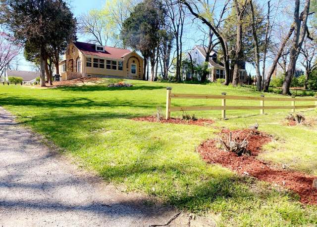 Property at 1065 Sunbury Rd, Columbus, OH 43219, 5 beds, 3 baths