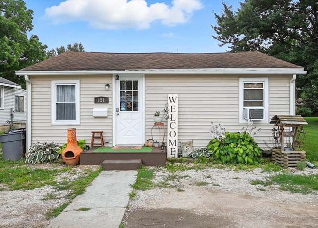 Property at 121 Emerson St, Bucyrus, OH 44820, 2 beds, 1 bath