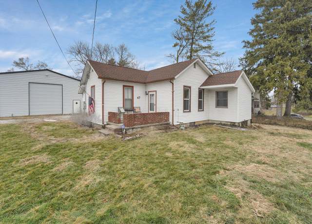 Property at 47 Front St, Commercial Point, OH 43116, 2 beds, 1.5 baths