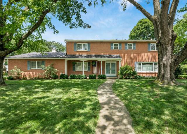 Property at 1960 Hythe Rd, Columbus, OH 43220, 4 beds, 3 baths