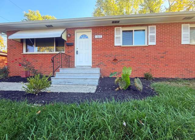 Property at 1327 Eldorn Dr, Columbus, OH 43207, 3 beds, 1.5 baths