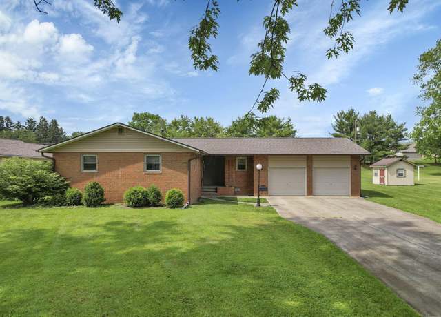 Property at 694 Carpico Dr NE, Lancaster, OH 43130, 3 beds, 2.5 baths