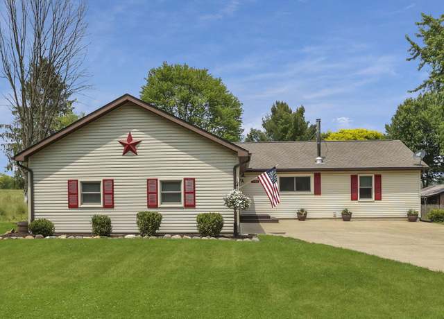 Property at 748 Country Club Dr, Howard, OH 43028, 3 beds, 2 baths
