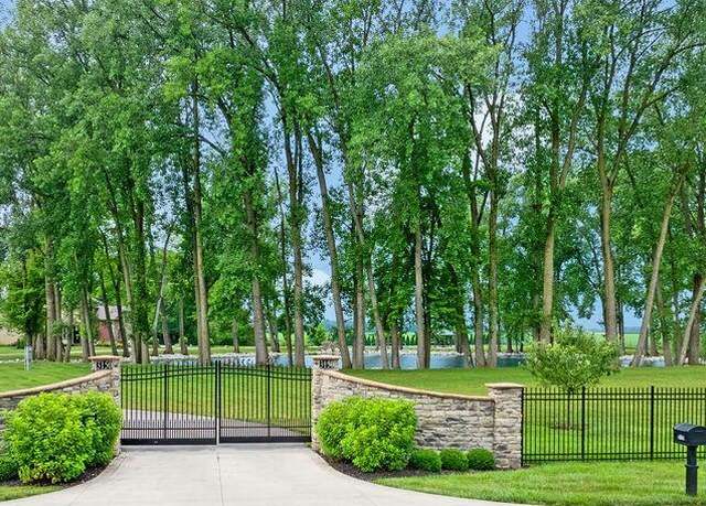 Property at 3150 Middle Pike, West Jefferson, OH 43162, 4 beds, 4.5 baths
