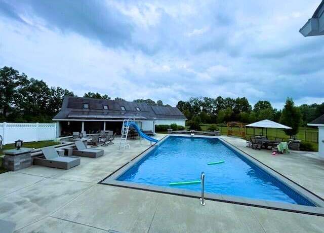 Photo of 6545 Steitz Rd, Powell, OH 43065