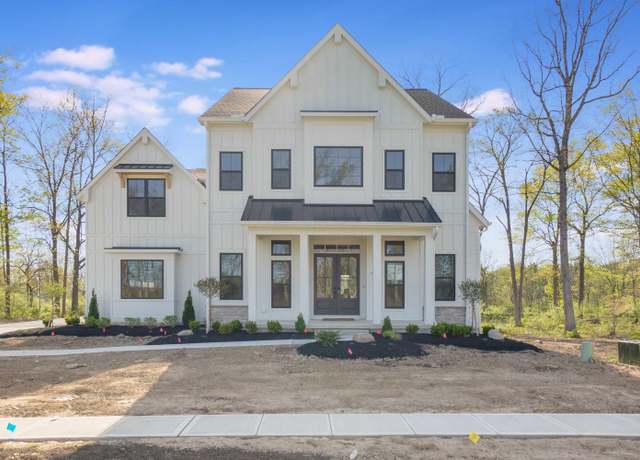 Photo of 7301 Wood Edge Ln, New Albany, OH 43054