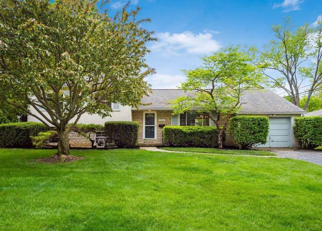 Property at 1827 Lynnhaven Dr, Columbus, OH 43221, 3 beds, 2.5 baths