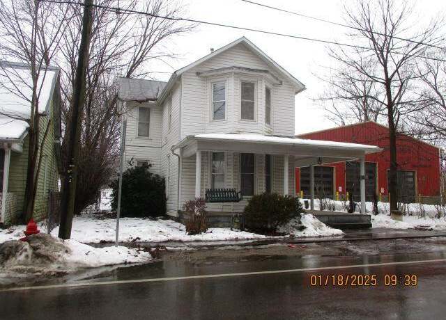 Property at 16273 Pike St, Laurelville, OH 43135, 3 beds, 1 bath