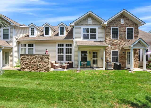 Property at 5065 Calais Dr, Columbus, OH 43221, 2 beds, 2.5 baths