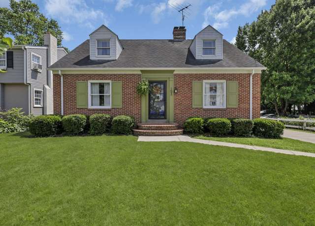 Property at 153 E Waterloo St, Canal Winchester, OH 43110, 4 beds, 2 baths