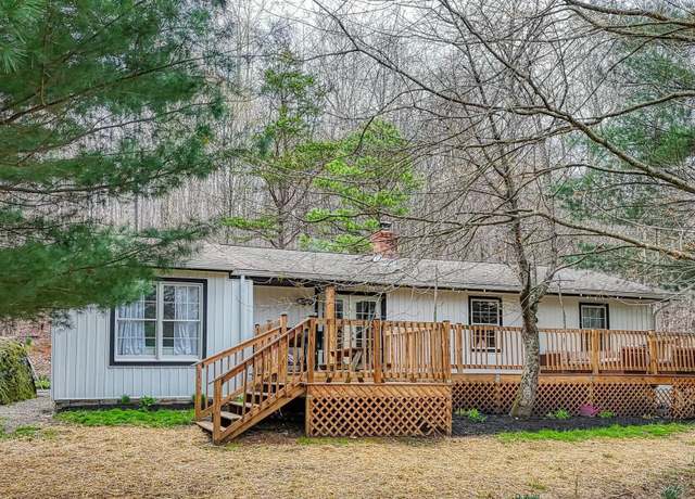 Property at 40 Blue Valley Rd SE, Lancaster, OH 43130, 3 beds, 1 bath