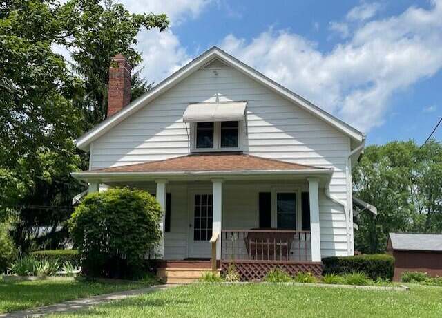 Property at 584 E College Ave, Westerville, OH 43081, 2 beds, 2 baths