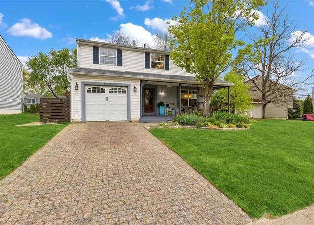 Property at 3776 Farm Brook Ln, Columbus, OH 43204, 3 beds, 2.5 baths