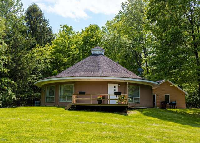 Property at 516 Mcintosh Dr, Howard, OH 43028, 3 beds, 2 baths