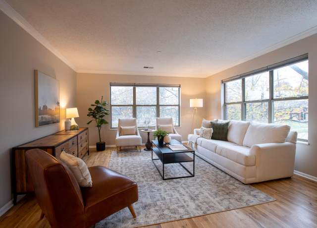 Property at 39 Buttles Ave #39, Columbus, OH 43215, 2 beds, 2 baths
