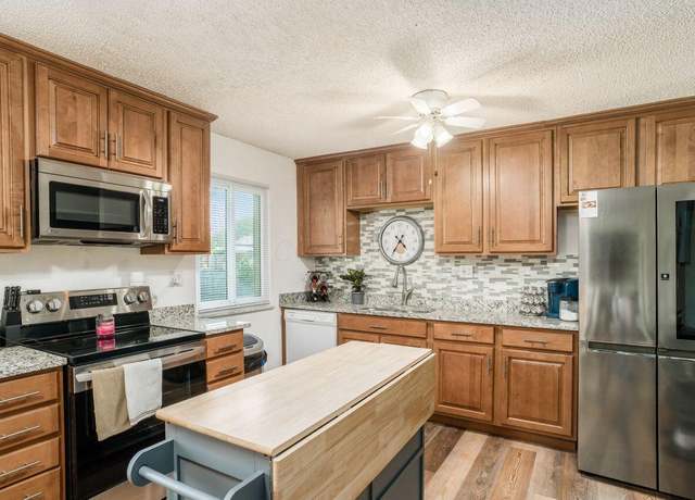 Property at 6621 Olivetree Ct, Reynoldsburg, OH 43068, 3 beds, 2 baths
