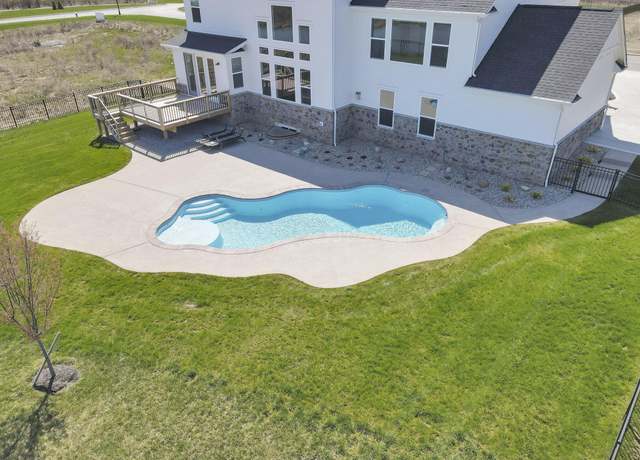 Property at 6764 Woodedge Ln, Hilliard, OH 43026, 4 beds, 4.5 baths