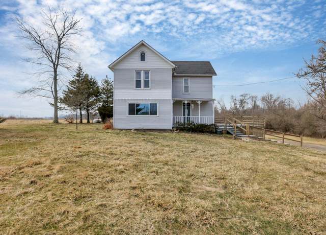 Property at 10028 Watkins Rd SW, Pataskala, OH 43062, 2 beds, 2 baths
