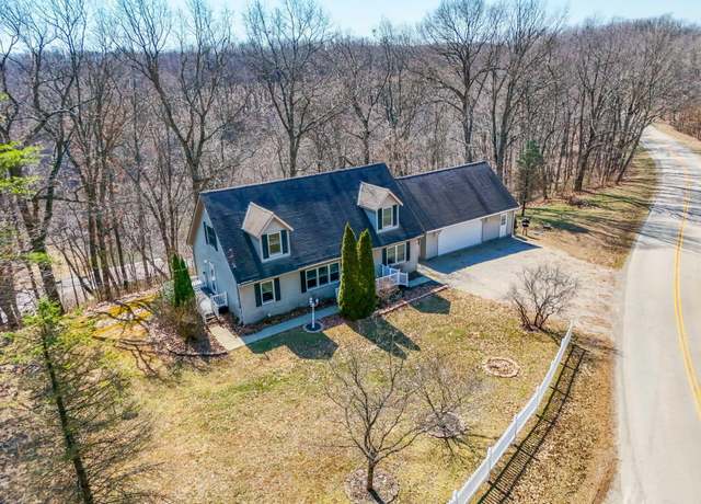 Property at 6180 Revenge Rd SW, Lancaster, OH 43130, 4 beds, 3 baths