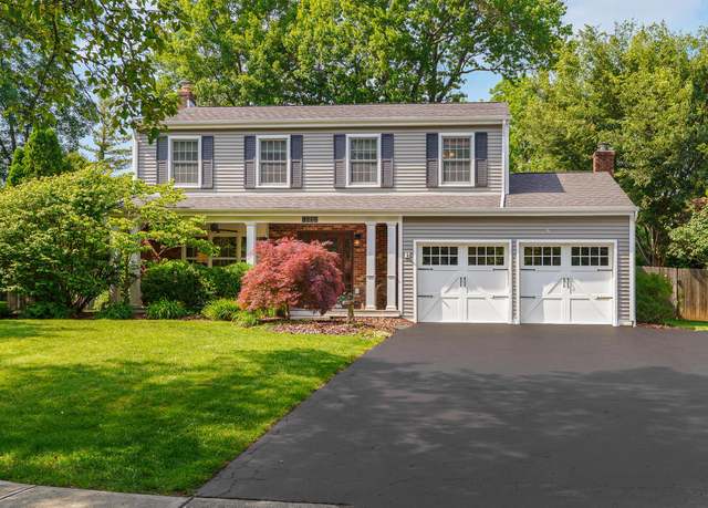 Property at 1332 Castleton Rd N, Columbus, OH 43220, 4 beds, 2.5 baths