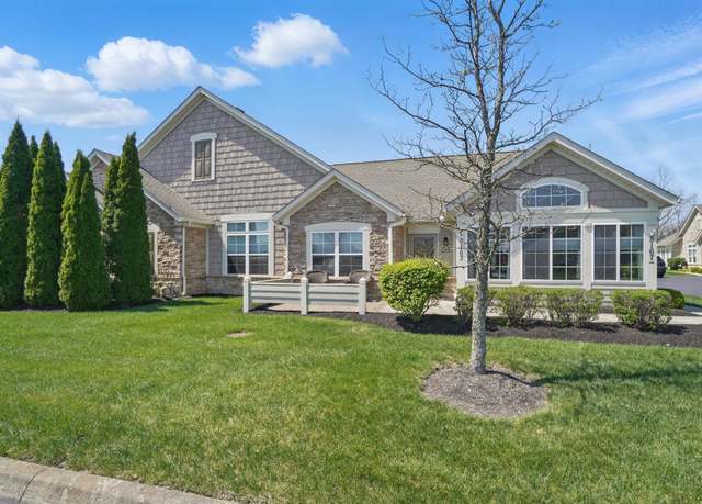 Property at 5163 Hayden Woods Lane Ln, Hilliard, OH 43026, 2 beds, 2 baths