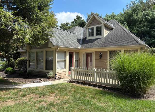 Property at 132 Stonington Pl, Newark, OH 43055, 2 beds, 2 baths