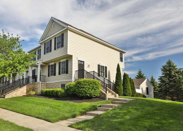 Property at 524 Autumn Ridge Cir, Pickerington, OH 43147, 2 beds, 2.5 baths