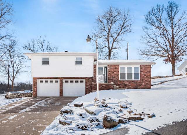 Property at 5080 Cliffrock Dr, Zanesville, OH 43701, 3 beds, 2 baths