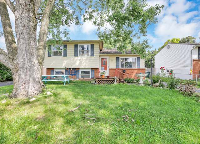 Property at 718 Bradwell Dr, Columbus, OH 43207, 3 beds, 1.5 baths