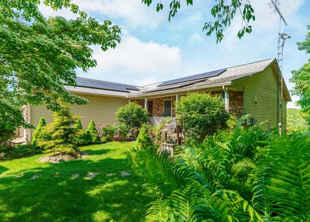 Property at 1708 Apple Valley Dr, Howard, OH 43028, 5 beds, 3 baths