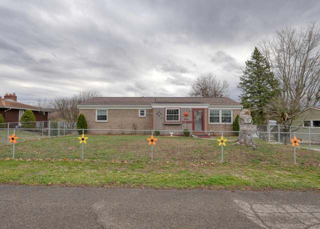Property at 1336 S 13th St, Coshocton, OH 43812, 3 beds, 2 baths