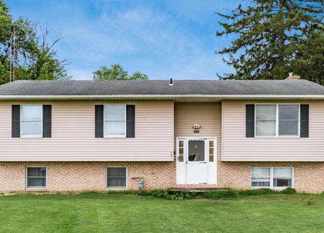 Property at 988 Mt Vernon Rd, Newark, OH 43055, 5 beds, 3 baths