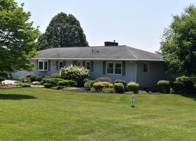 Property at 2685 Graham Dr NE, Lancaster, OH 43130, 3 beds, 2 baths