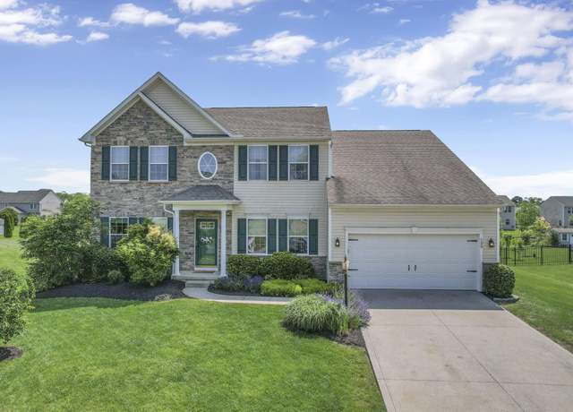 Property at 135 Tassel View St, Pataskala, OH 43062, 5 beds, 3 baths