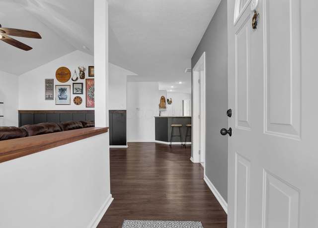 Photo of 459 Commons Dr, Powell, OH 43065